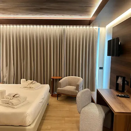 Alevic 酒店 西尔米奥奈